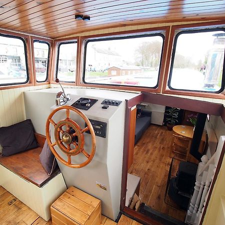 Roisin Dubh Houseboat Ξενοδοχείο Sallins Εξωτερικό φωτογραφία