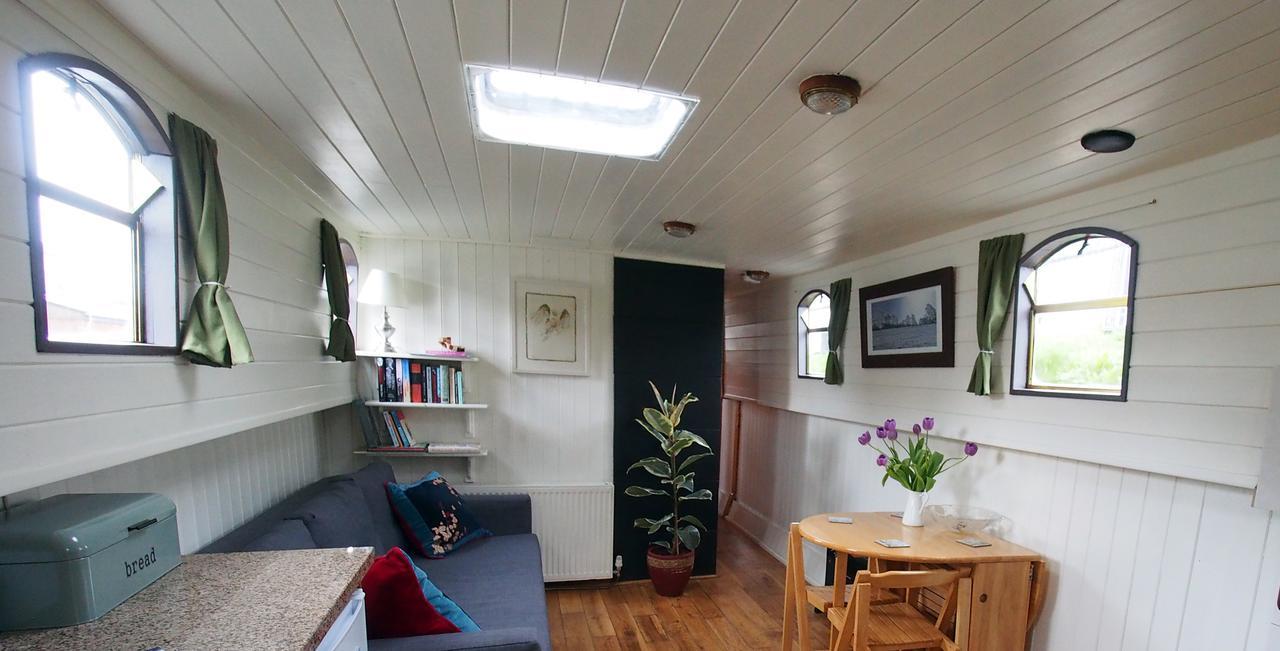 Roisin Dubh Houseboat Ξενοδοχείο Sallins Εξωτερικό φωτογραφία