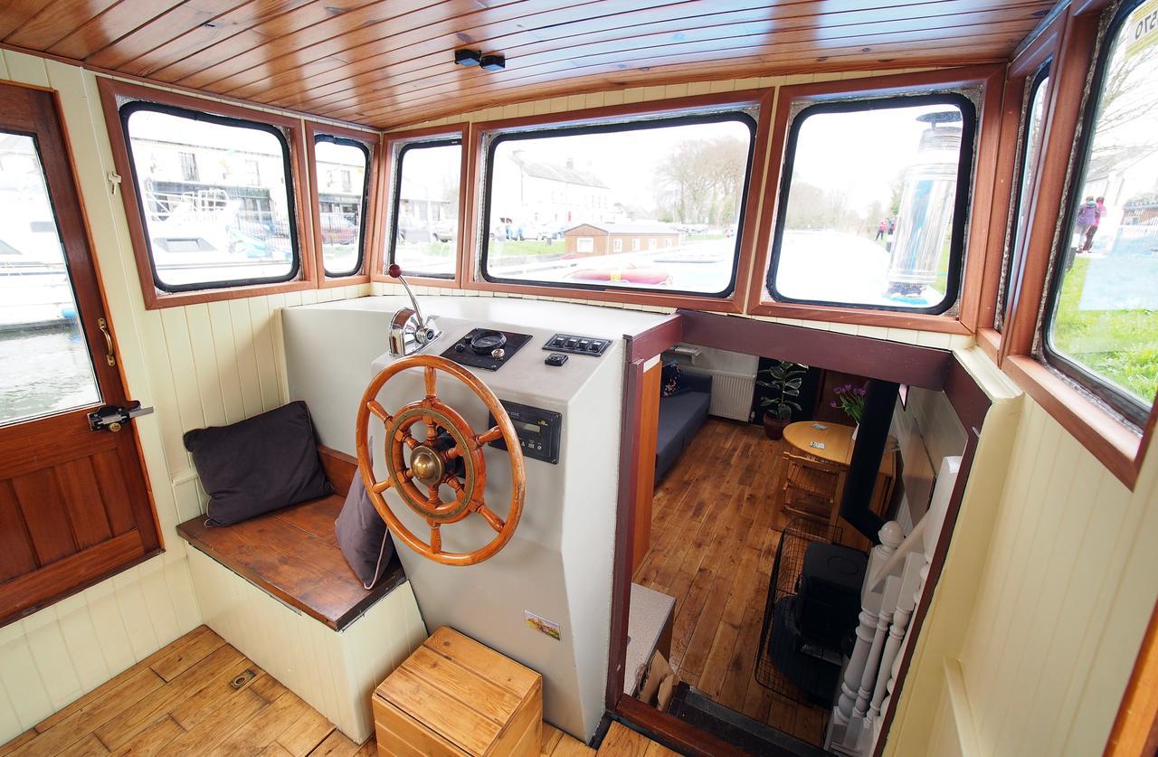 Roisin Dubh Houseboat Ξενοδοχείο Sallins Εξωτερικό φωτογραφία