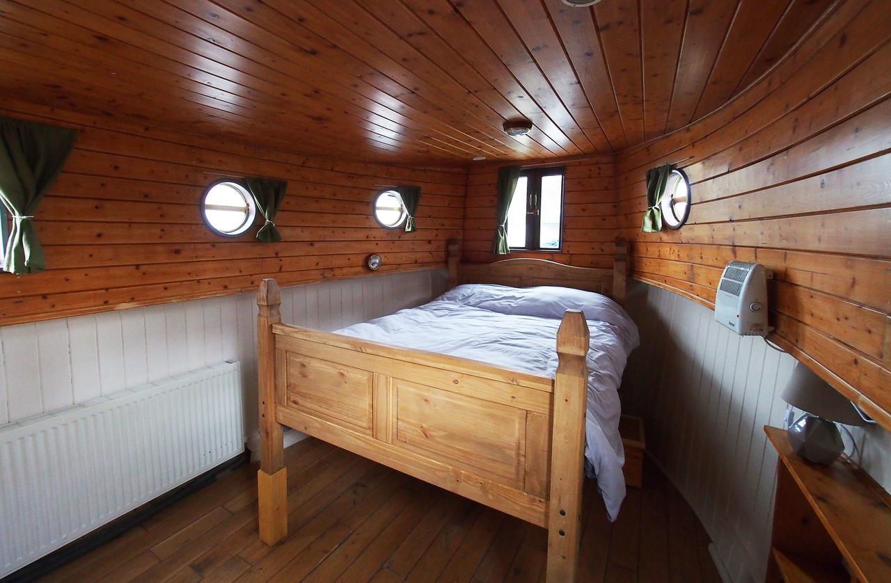 Roisin Dubh Houseboat Ξενοδοχείο Sallins Εξωτερικό φωτογραφία